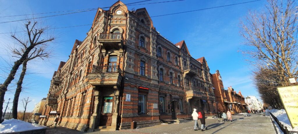 Погружение в дореволюционный Хабаровск: что показывают на экскурсии по доходному дому Плюсниных