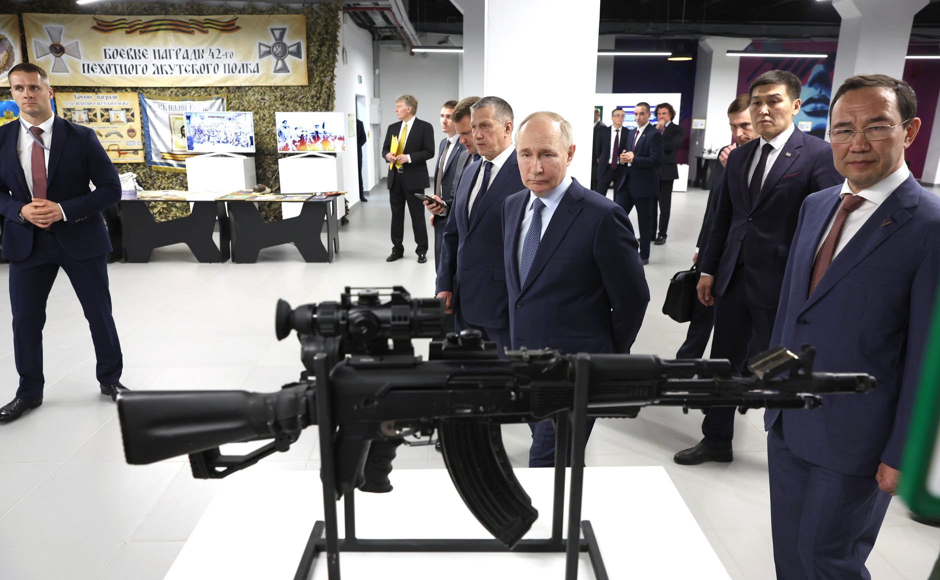 Путин поручил создать в Хабаровске инженерную школу