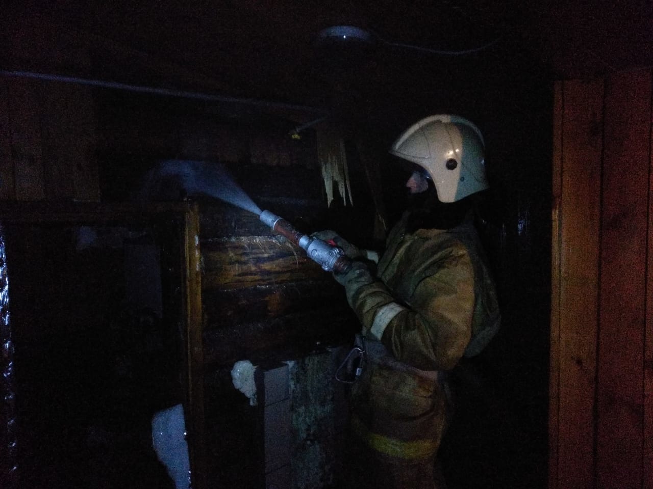В Хабаровске загорелась веранда у ресторана «Сациви»