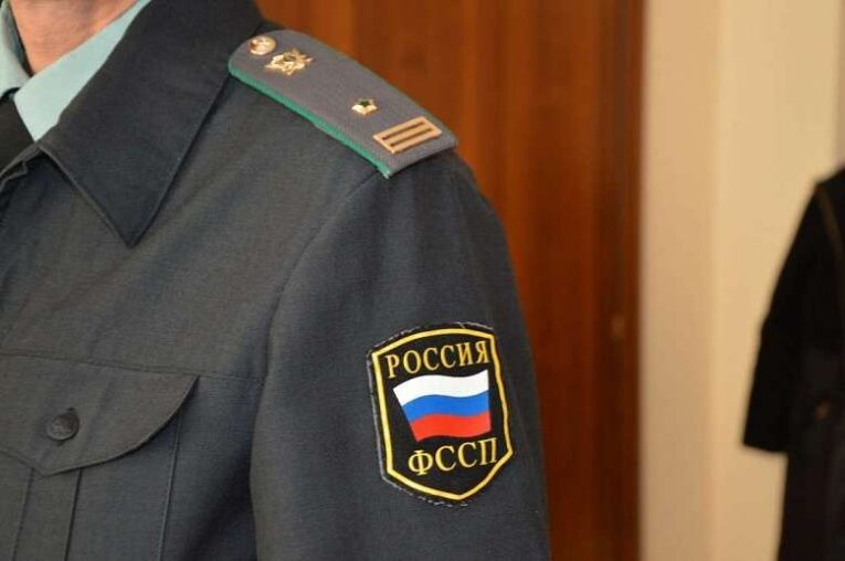 На Сахалине начальницу отдела службы судебных приставов подозревают в мошенничестве