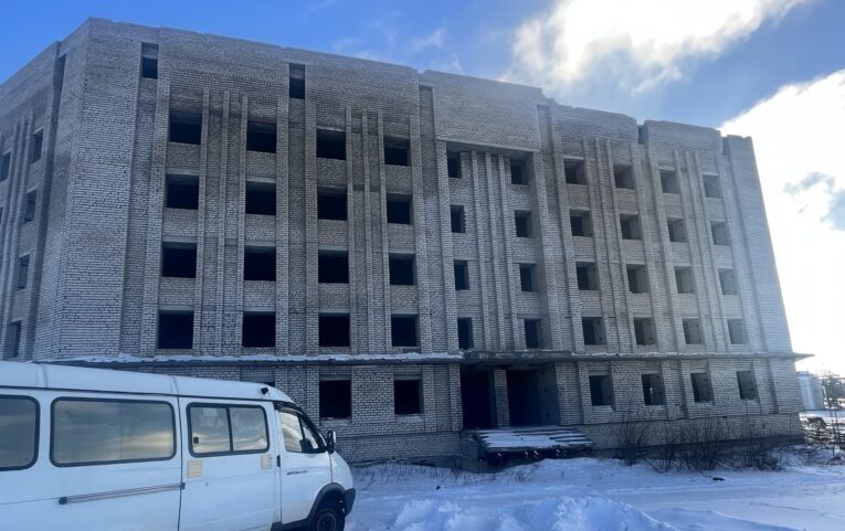 В Якутии на продажу выставили недостроенную гостиницу за 33,8 млн руб.