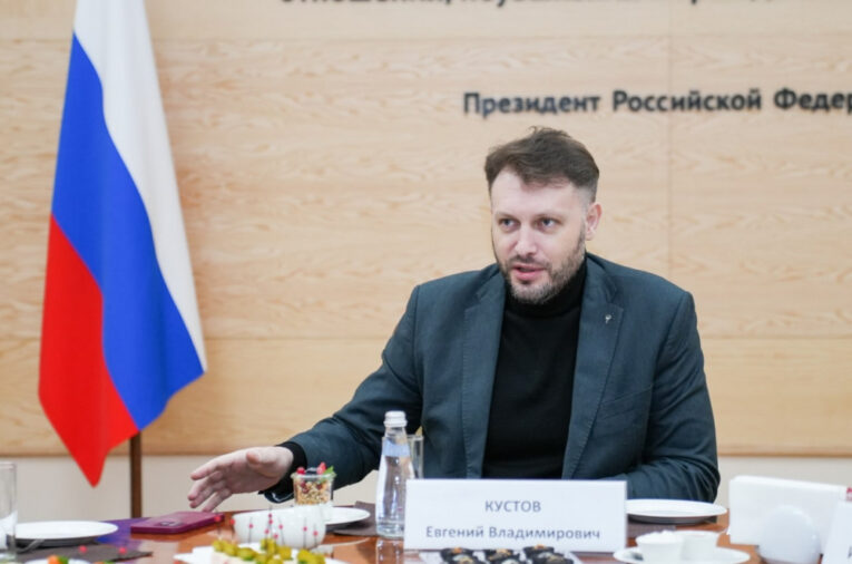 В Якутии первым замминистра здравоохранения назначен Евгений Кустов