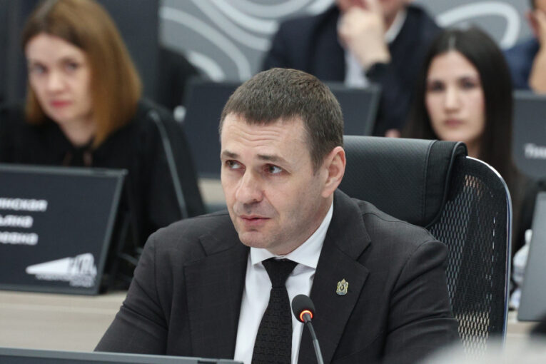Такие встречи будем проводить в публичном ключе — Демешин о первой открытой стратсессии