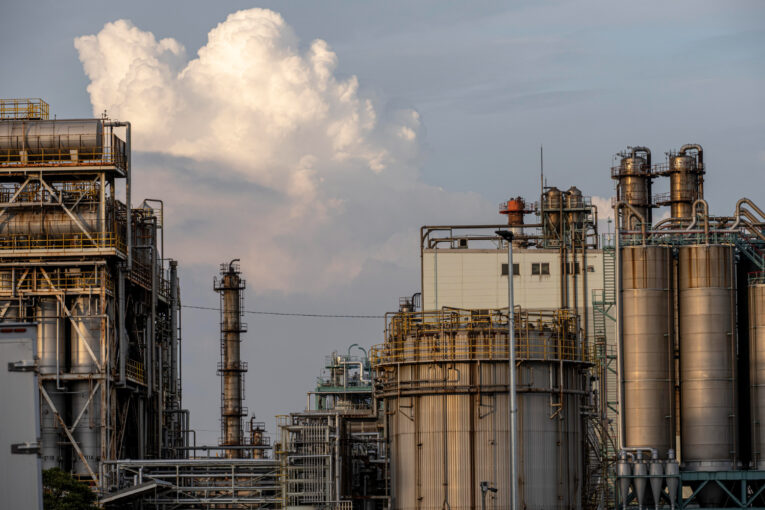 Меры по снижению цен на нефтепродукты предложила ФАС России