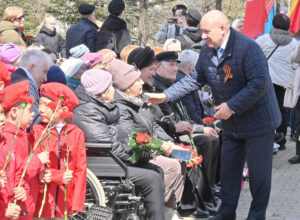 Памятный знак погибшим летчикам