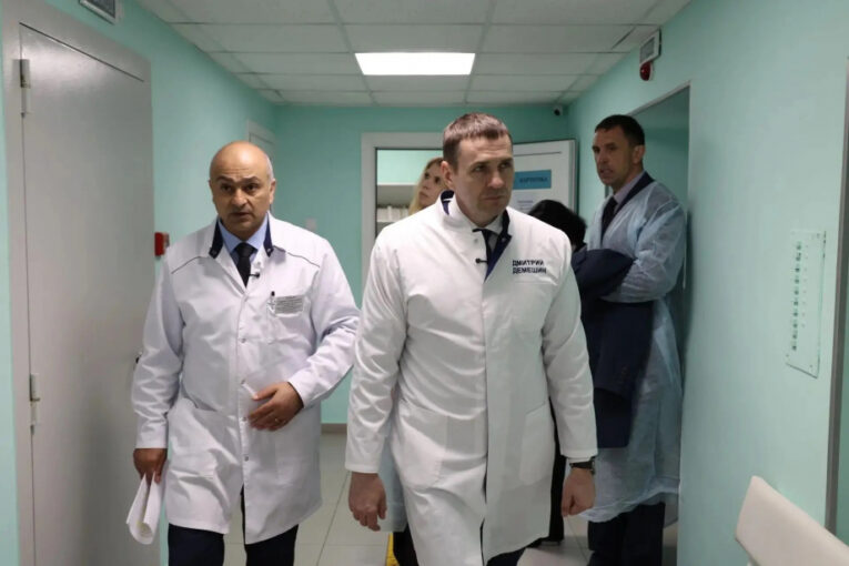 Дмитрий Демешин посетил Вяземскую районную больницу после жалоб