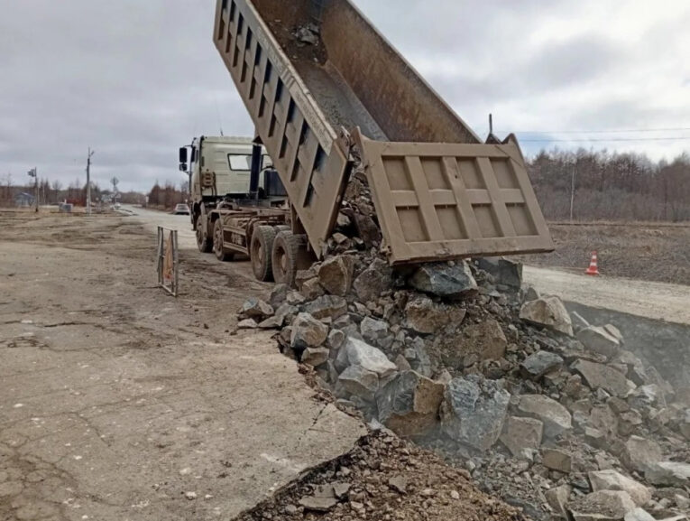 Дорогу к селу Монгохто в Хабаровском крае отремонтируют за деньги федерального центра