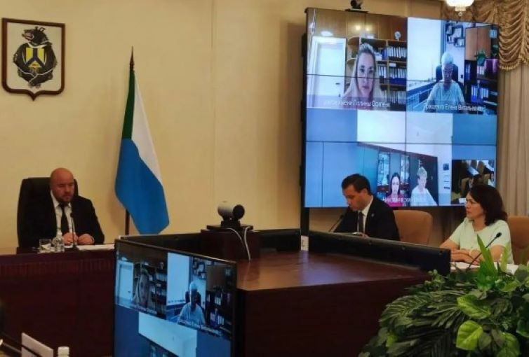 В Хабаровском крае выстроили вертикаль уважения к педагогам