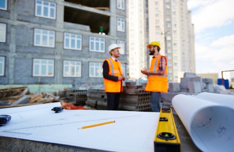 Строительная фирма в Благовещенске прикрывала нелегальных мигрантов