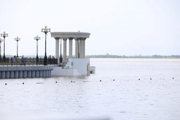 Уровень воды в Амуре начал снижаться